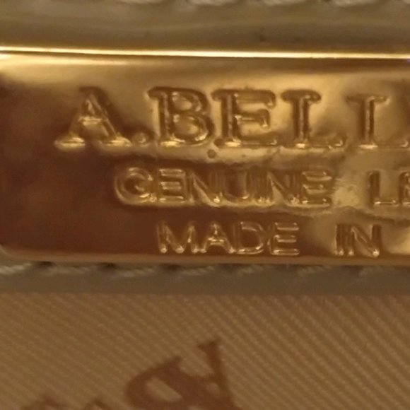 Ladies Gray A. Bellucci Genuine Patent Leather Large Handbag Made in Italy - Picture 9 of 12